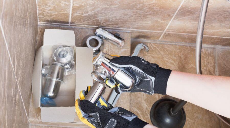 Professional gutter cleaning in Ruso, ND